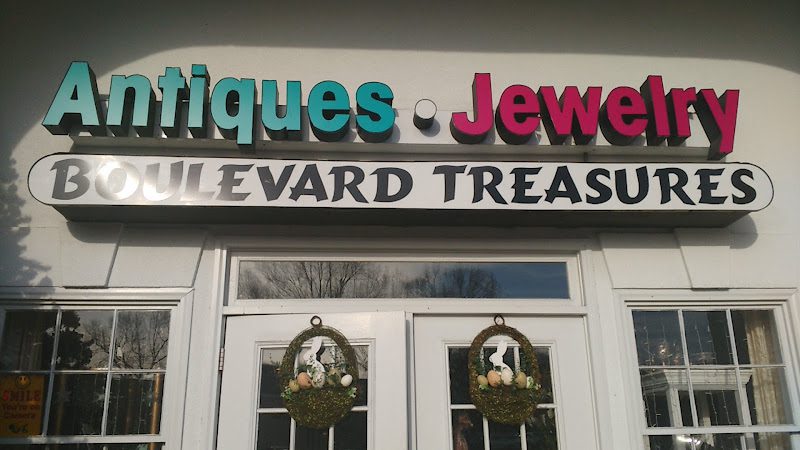 Boulevard Treasures