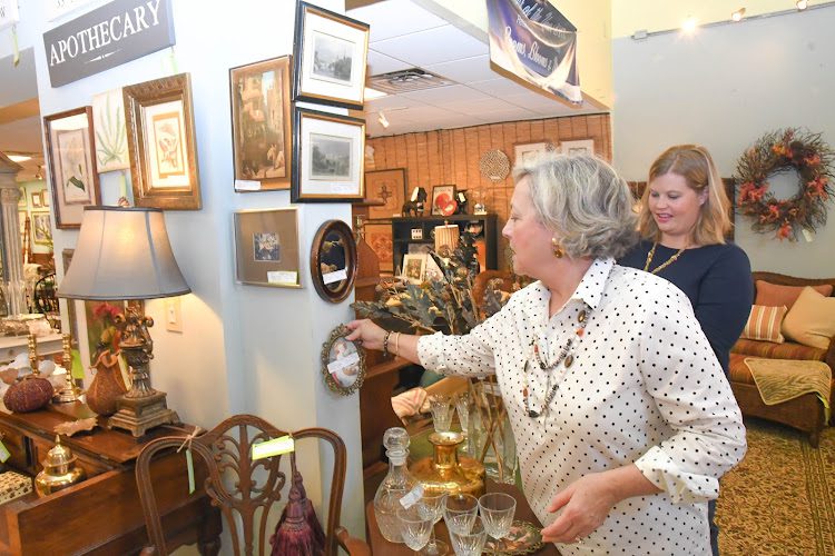 Rooms, Blooms & More