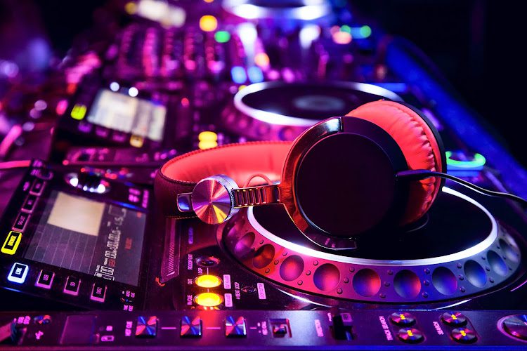 Wedding DJ Hampton Roads “DJ Max Headspace”
