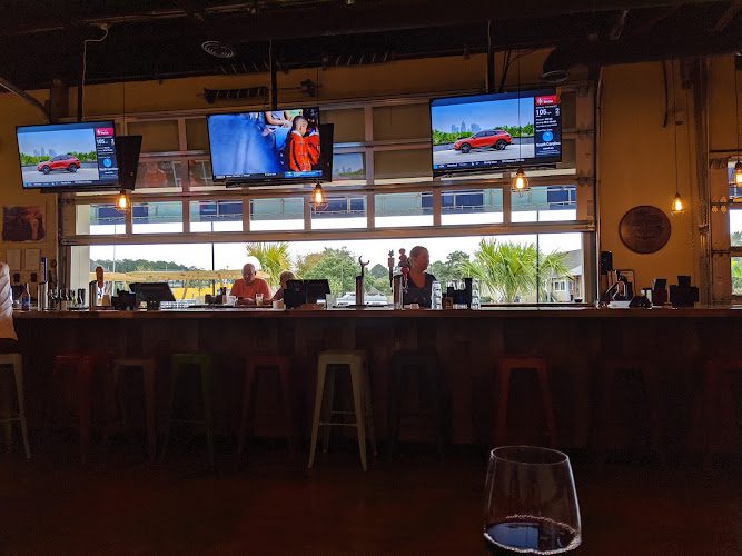 Lockside Bar and Grill